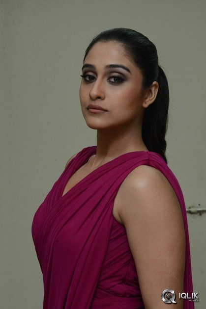 Regina-Cassandra-at-Bhale-Manchi-Roju-Movie-Audio-Launch